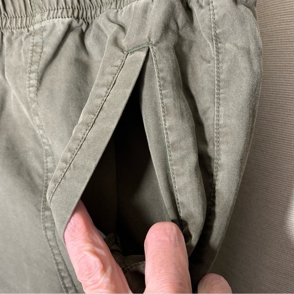 Dex Ankle Pants Sz M Flowy Lyocell Army Green Sun washed Pull on Casual Cargo - Picture 3 of 11